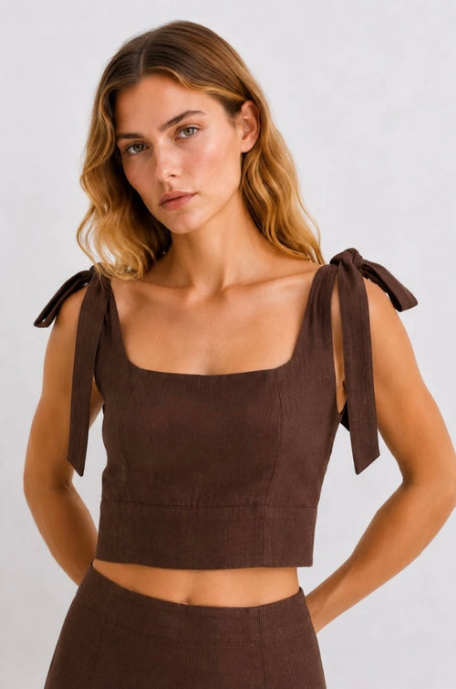 Chocoladebruine zomerset met top met strikbandjes en maxirok